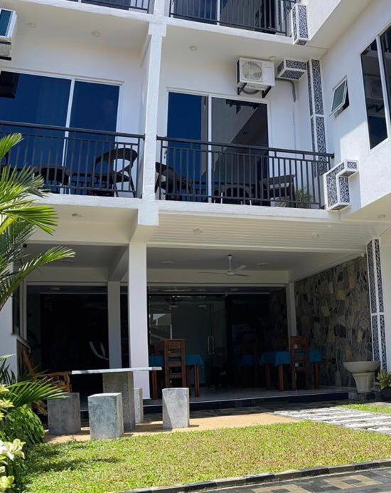 Funwhales Rest House Negombo Exterior foto