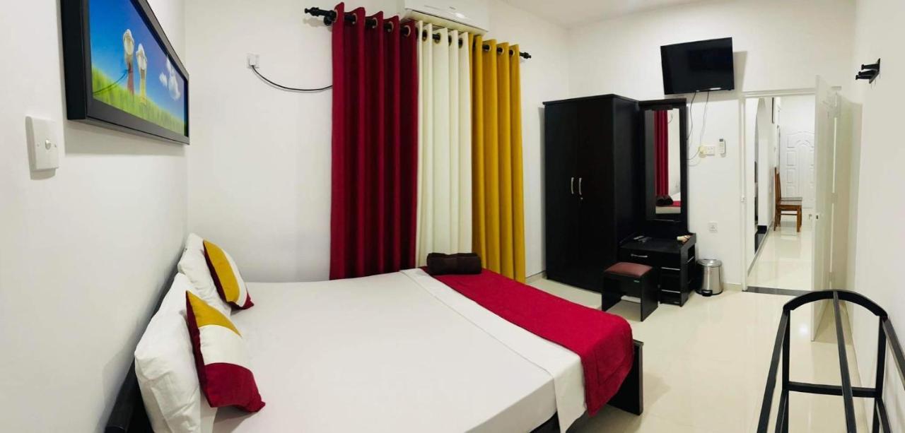 Funwhales Rest House Negombo Exterior foto