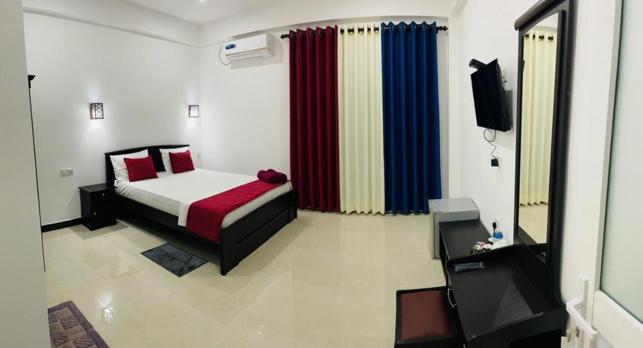 Funwhales Rest House Negombo Exterior foto