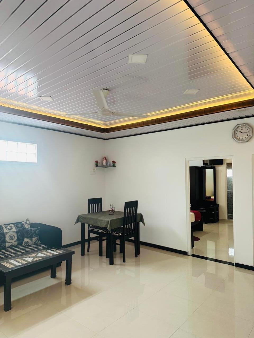Funwhales Rest House Negombo Exterior foto